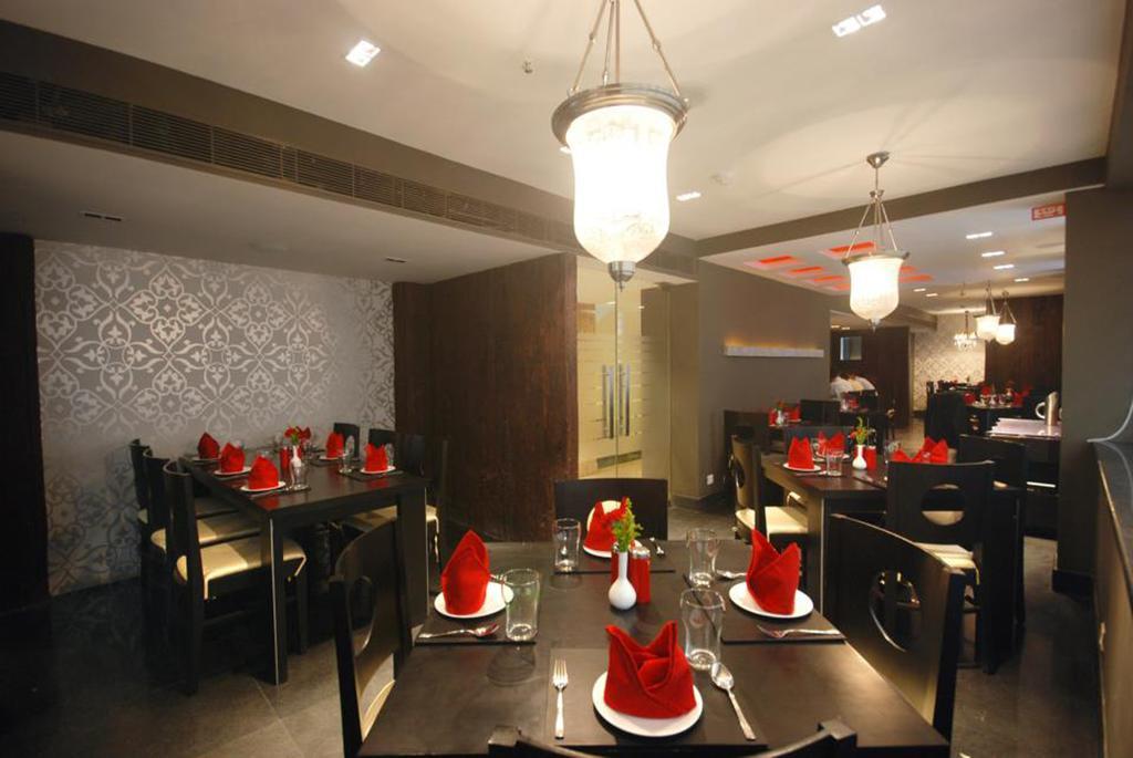 Hotel Metropole Calcutta Buitenkant foto