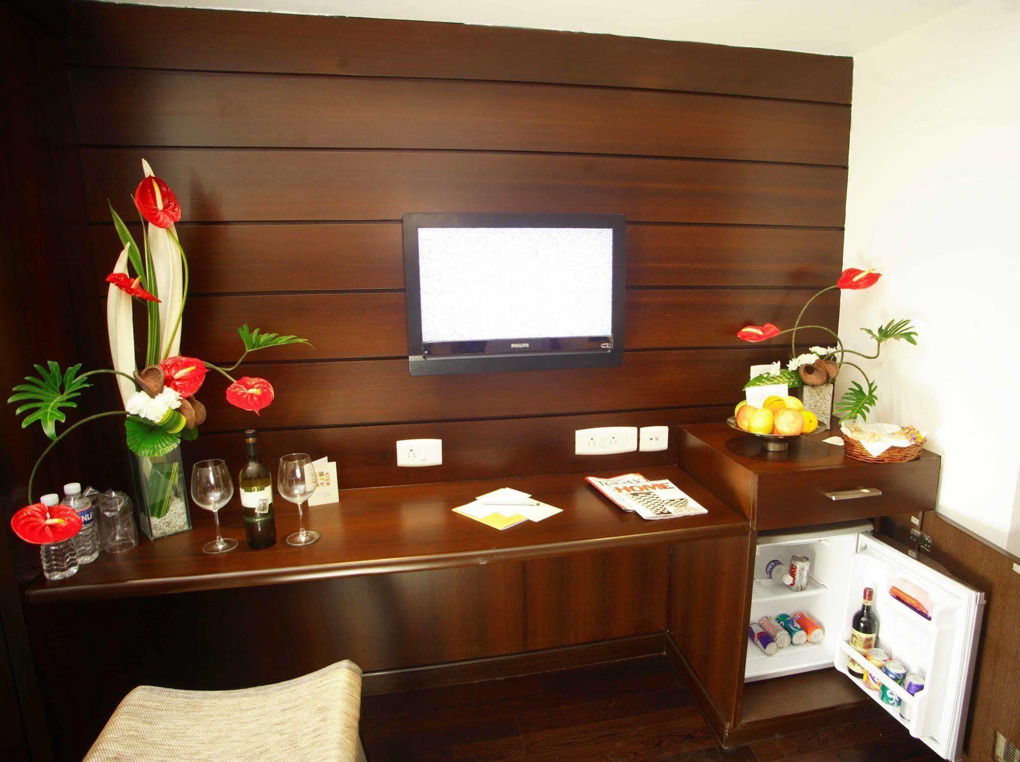 Hotel Metropole Calcutta Buitenkant foto